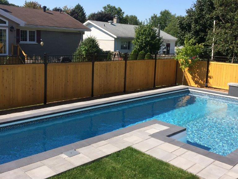 Pool fence privacy fence Val-Bélair