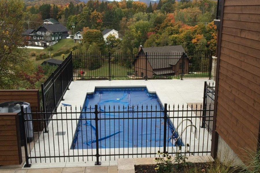 Pool fence privacy fence Donnacona
